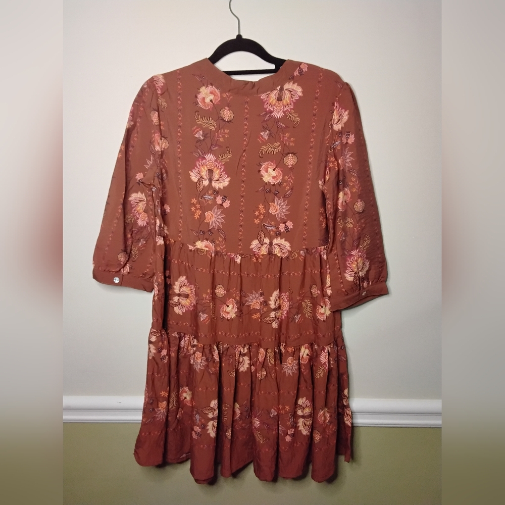 Fig & Flower Tiered Floral Dress Small - Picture 3 of 5